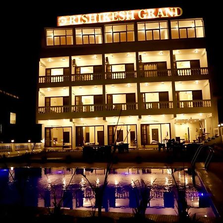 Hôtel Rishikesh Grand Extérieur photo