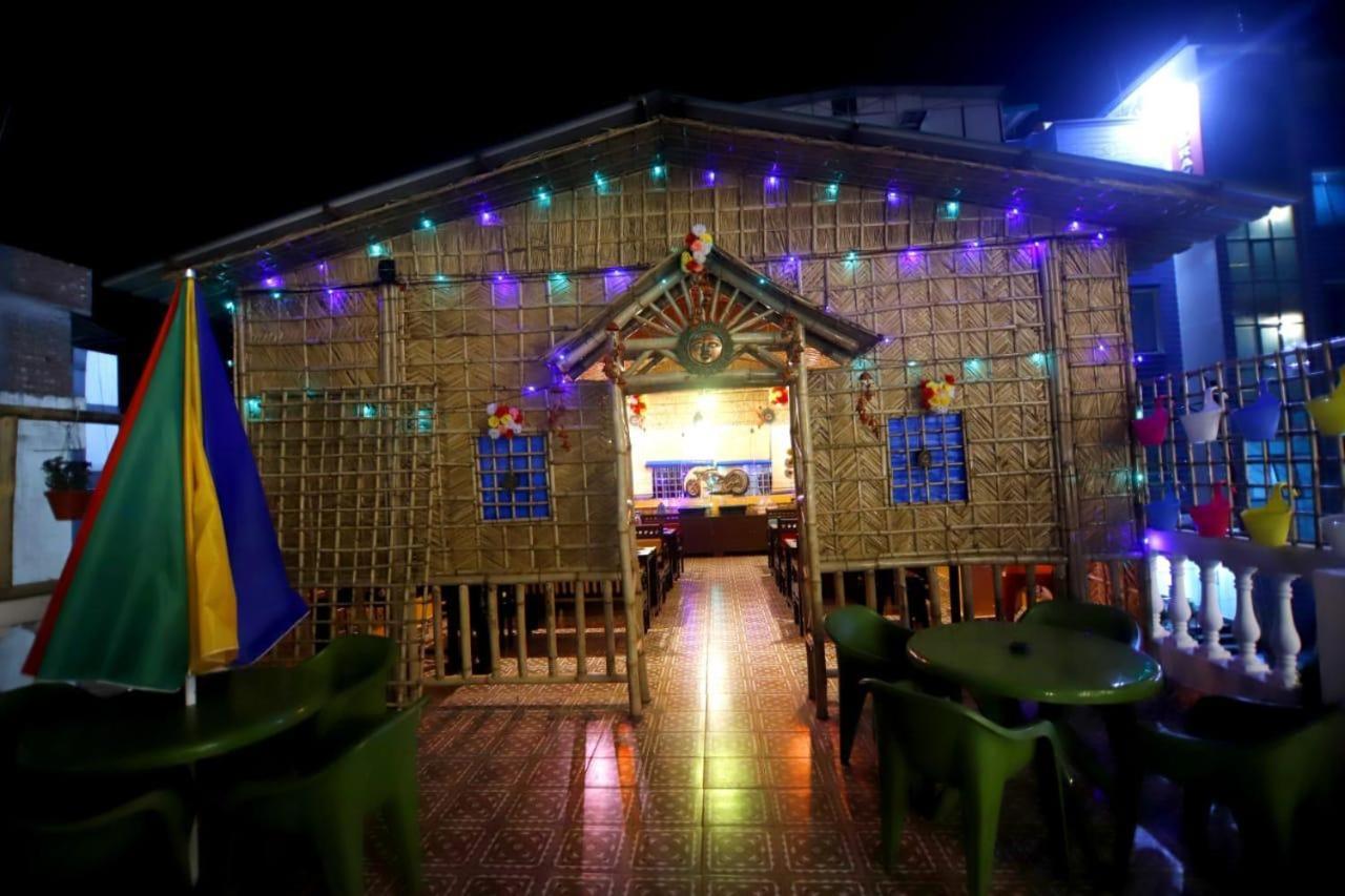 Hôtel Rishikesh Grand Extérieur photo