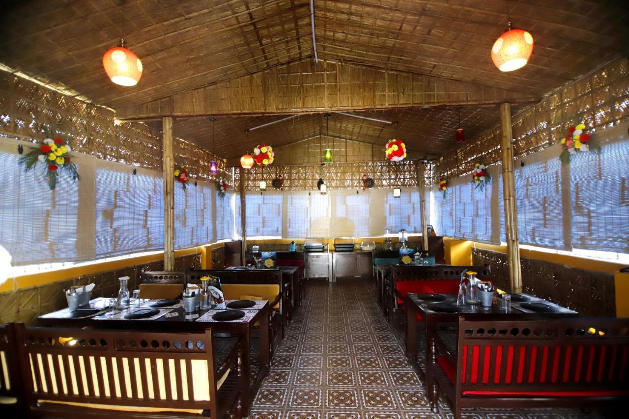 Hôtel Rishikesh Grand Extérieur photo