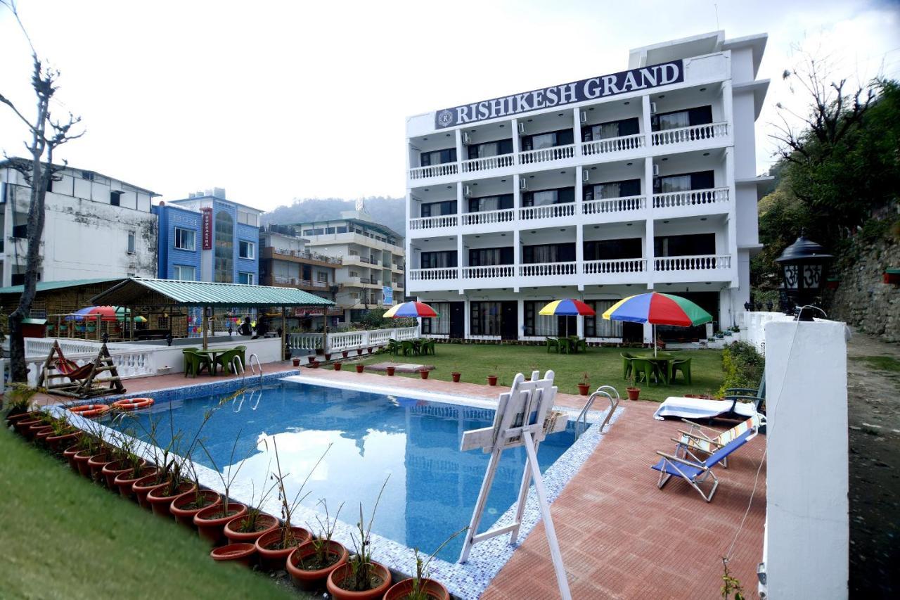 Hôtel Rishikesh Grand Extérieur photo