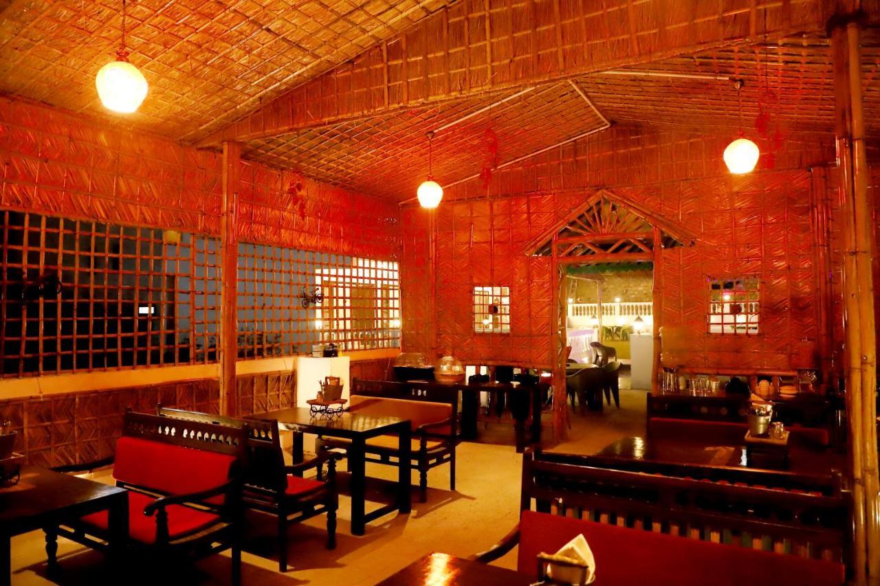 Hôtel Rishikesh Grand Extérieur photo