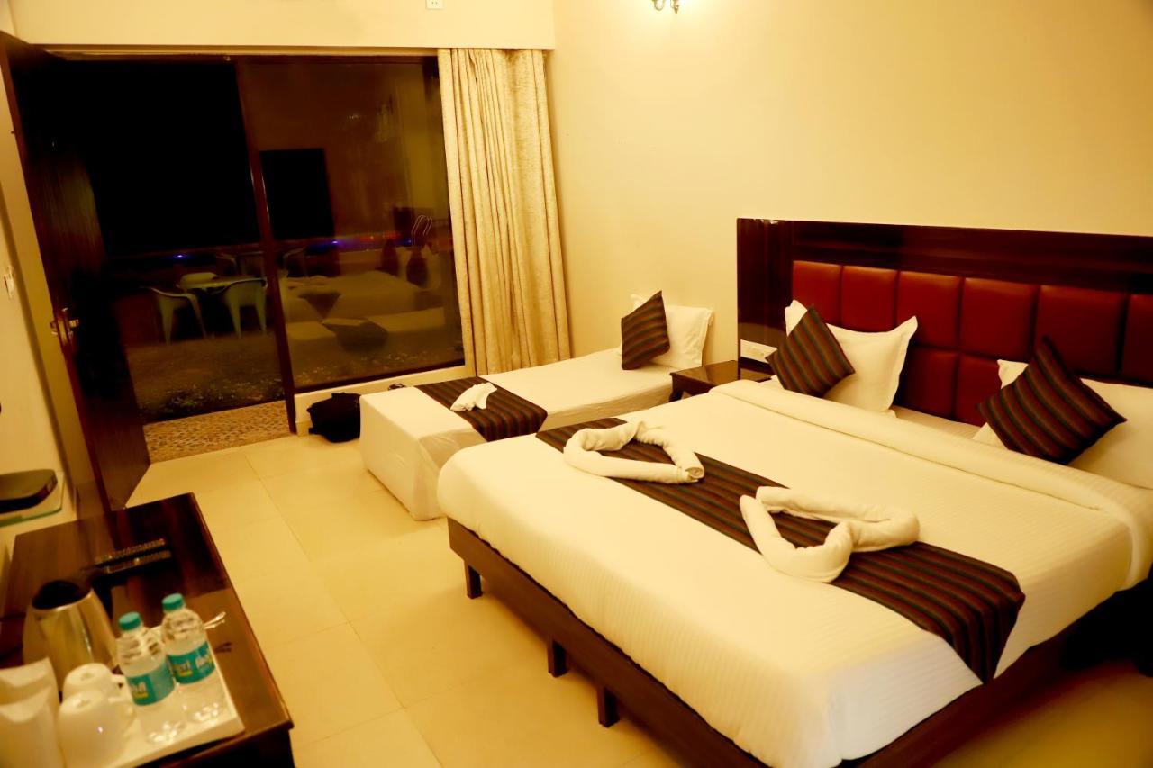 Hôtel Rishikesh Grand Extérieur photo