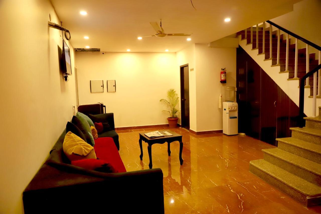 Hôtel Rishikesh Grand Extérieur photo